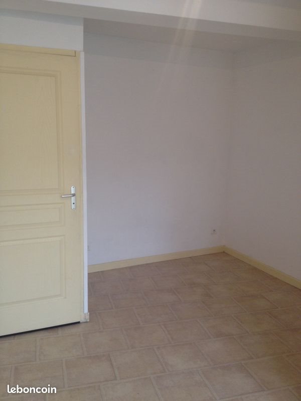 Appartement à louer, 16m², Vias