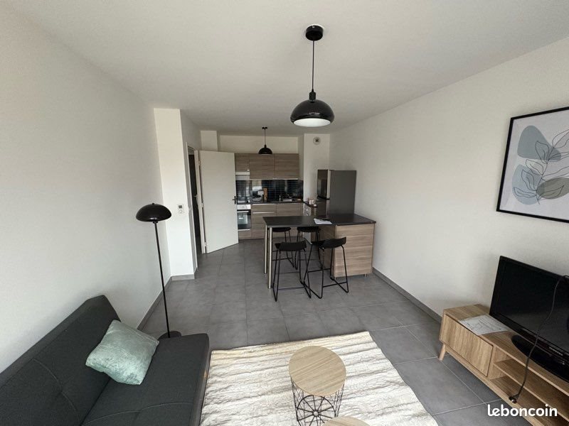 Appartement à louer, 40m², Sathonay-Camp