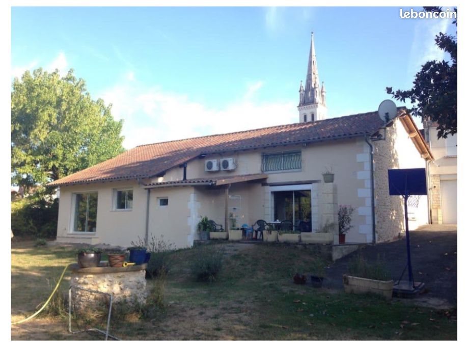 Maison à louer, 160m², Neuvic