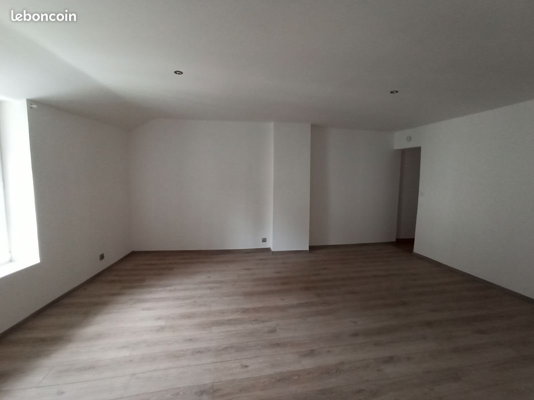 Appartement à louer, 60m², Orgelet