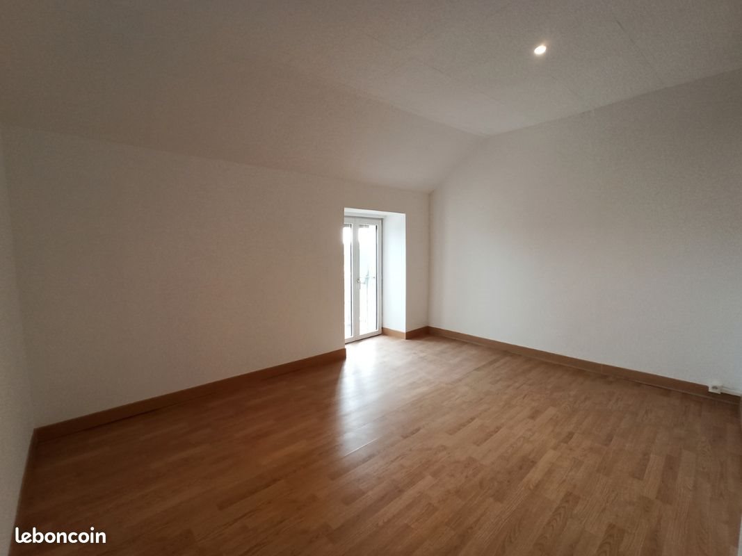Appartement à louer, 60m², Orgelet