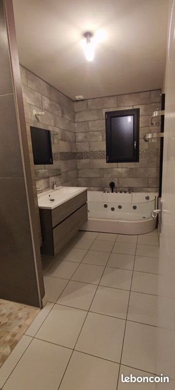 Maison à louer, 90m², Vion