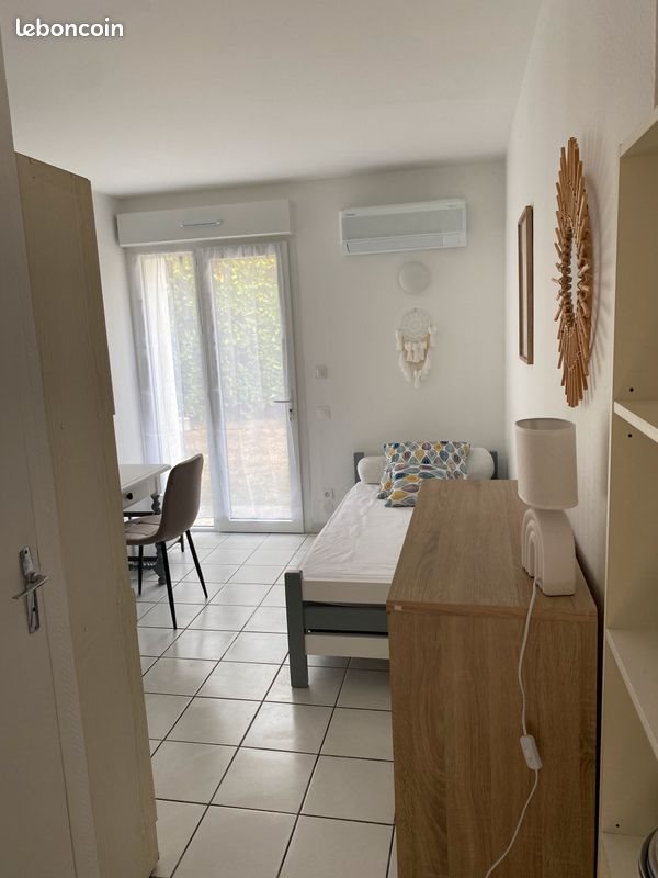 Appartement à louer, 15m², Saintes