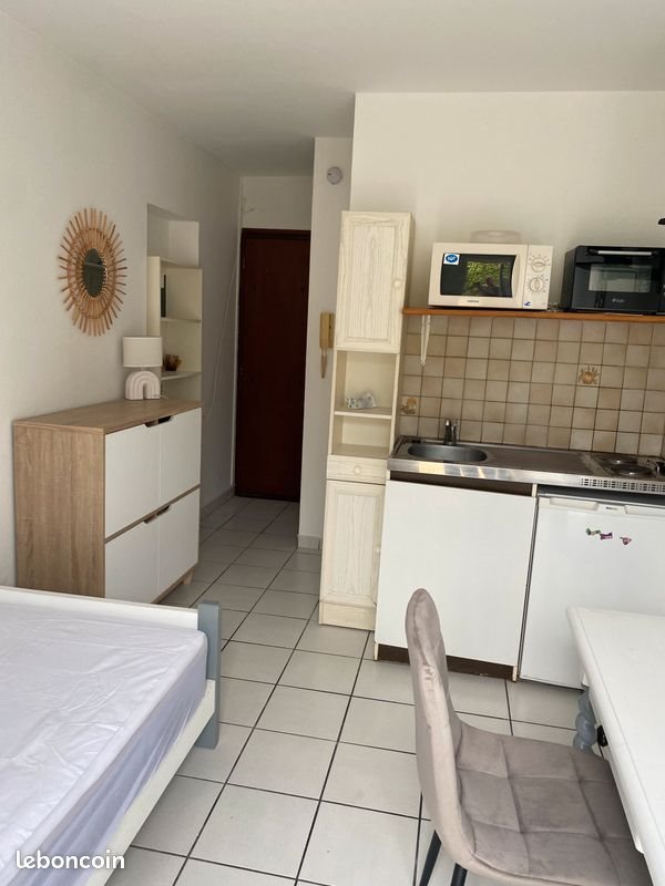 Appartement à louer, 15m², Saintes