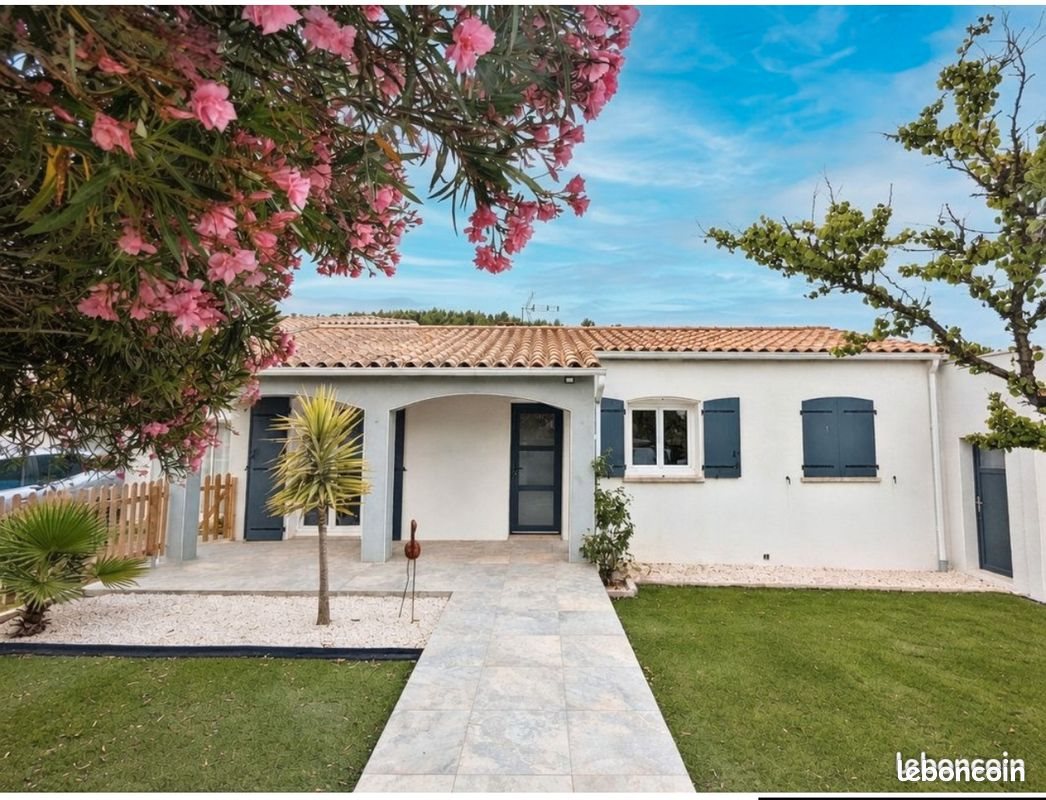 Maison à louer, 125m², Nébian