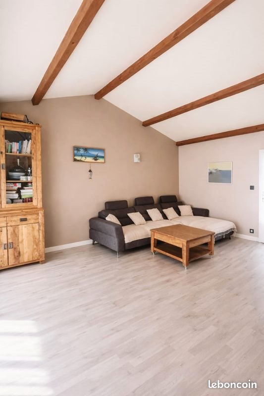 Maison à louer, 125m², Nébian