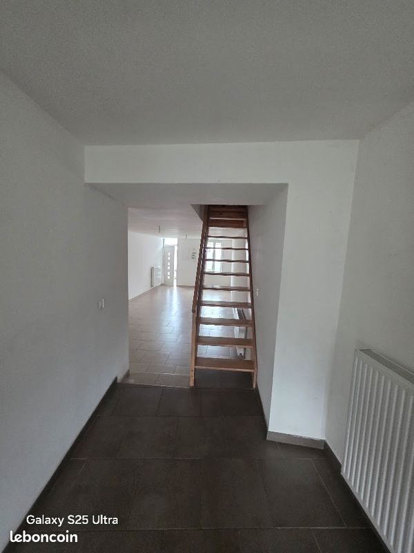 Maison à louer, 80m², Avesnelles