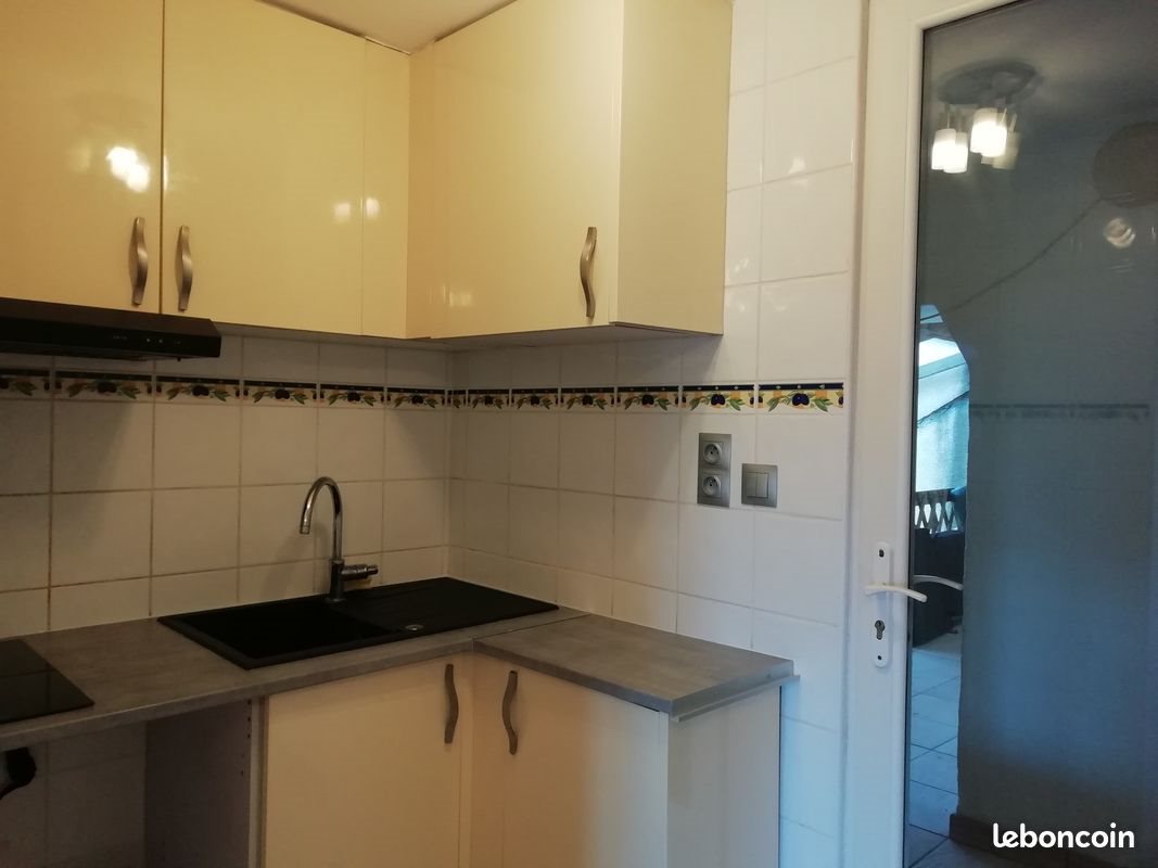 Appartement à louer, 40m², Azille