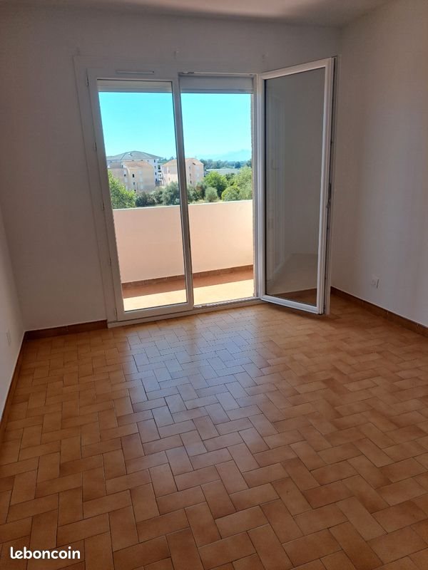 Appartement à louer, 67m², Aléria