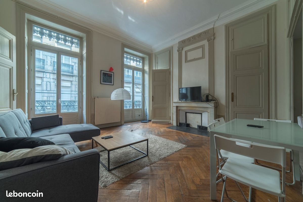 Appartement à louer, 131m², Saint-Étienne