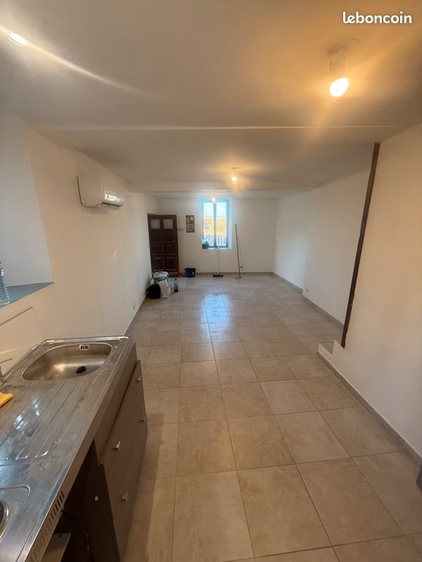 Maison à louer, 55m², Roujan