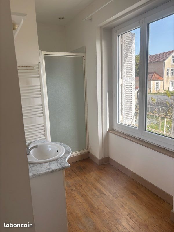 Appartement à louer, 45m², Montmorillon