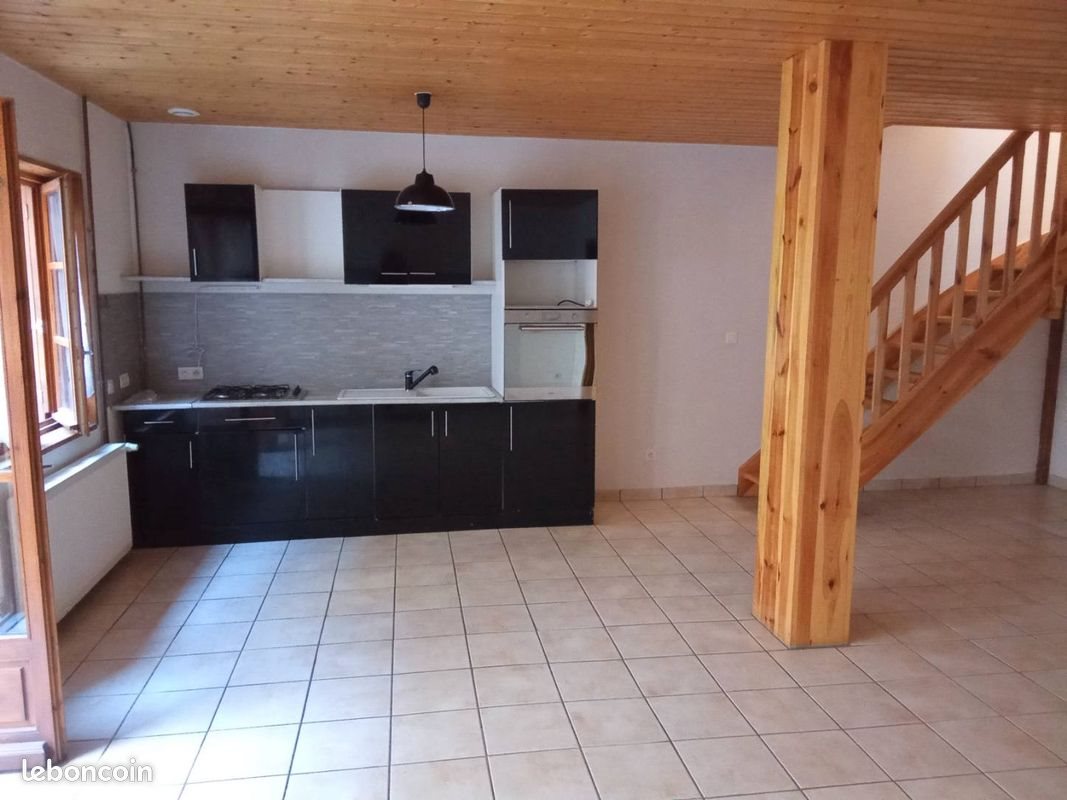 Maison à louer, 80m², Champdieu
