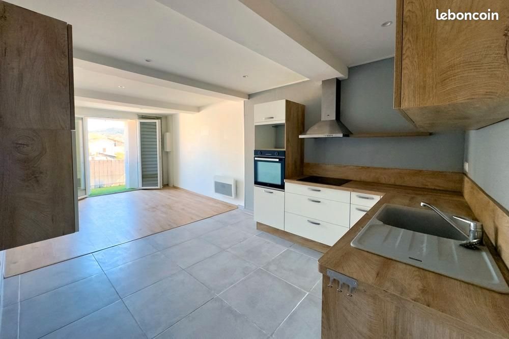 Appartement à louer, 80m², Volonne