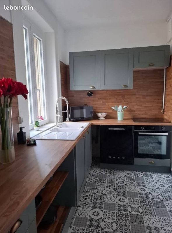 Appartement à louer, 70m², Sedan