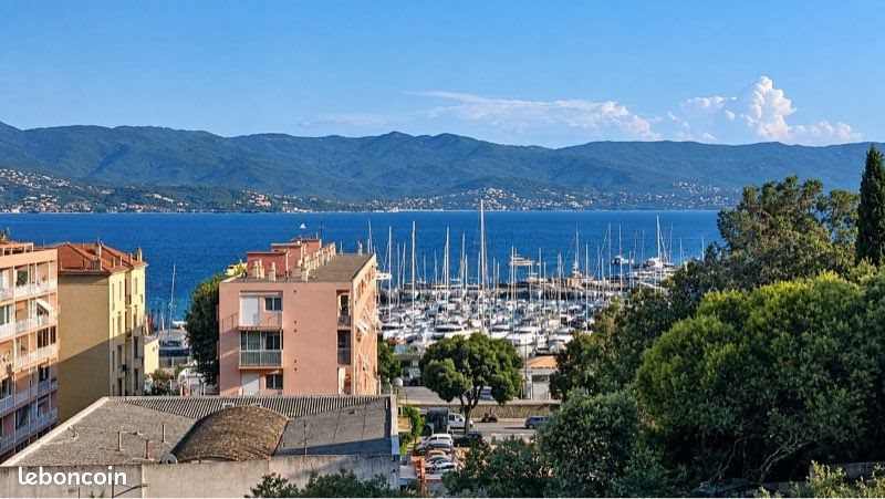Appartement à louer, 57m², Ajaccio