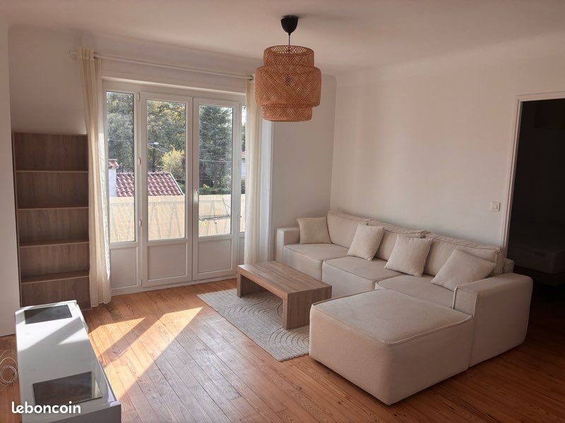 Appartement à louer, 60m², Billère