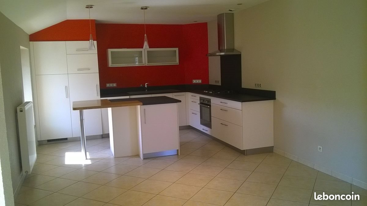 Appartement à louer, 95m², Many