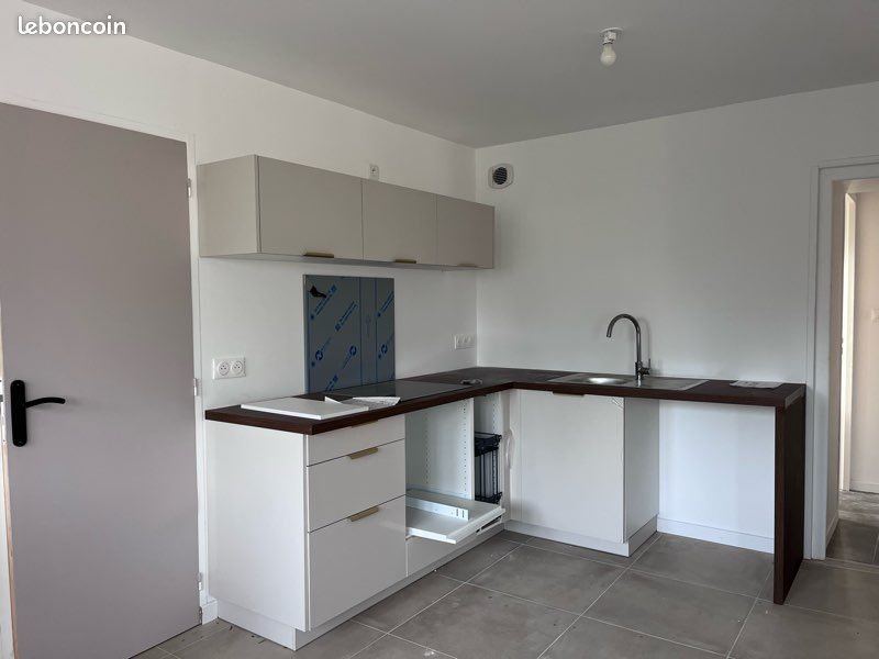 Maison à louer, 93m², Plounévez-Lochrist