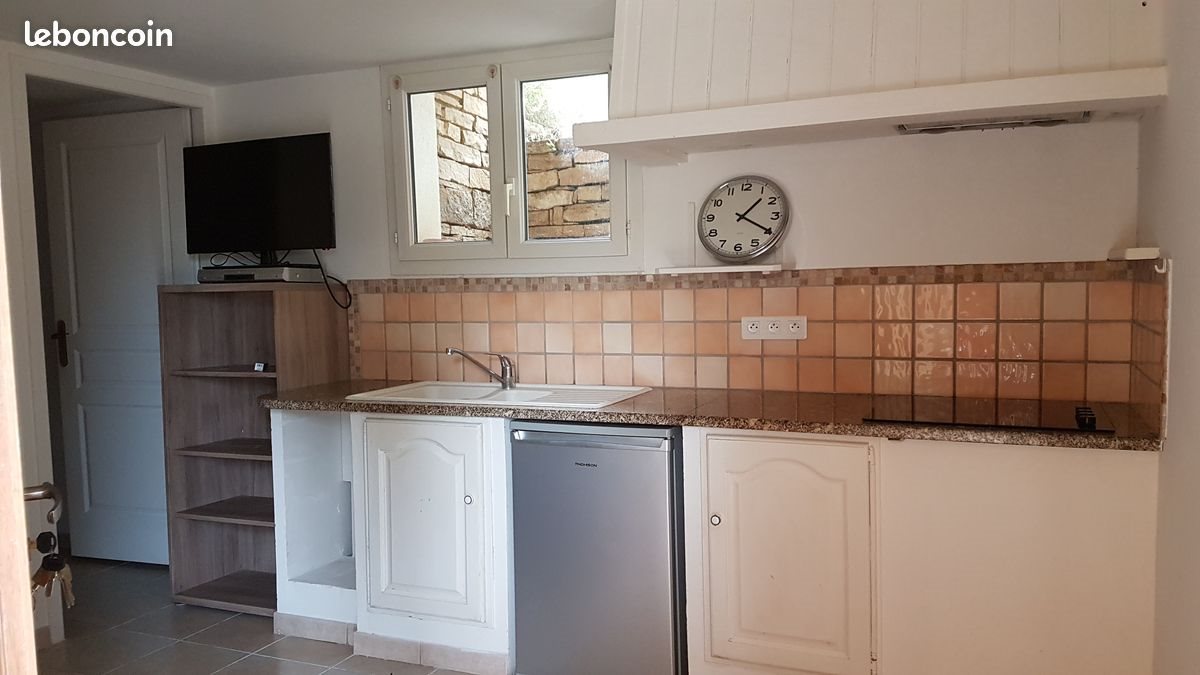Appartement à louer, 25m², Peyrolles-en-Provence