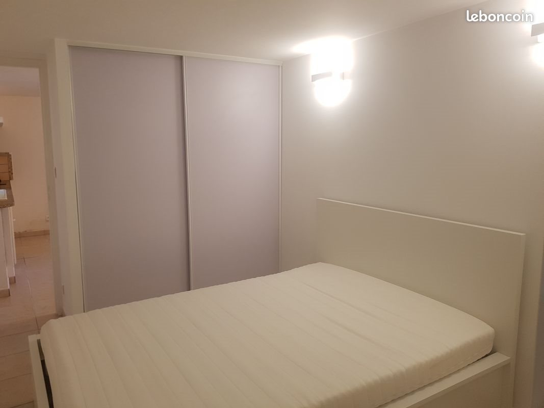 Appartement à louer, 25m², Peyrolles-en-Provence
