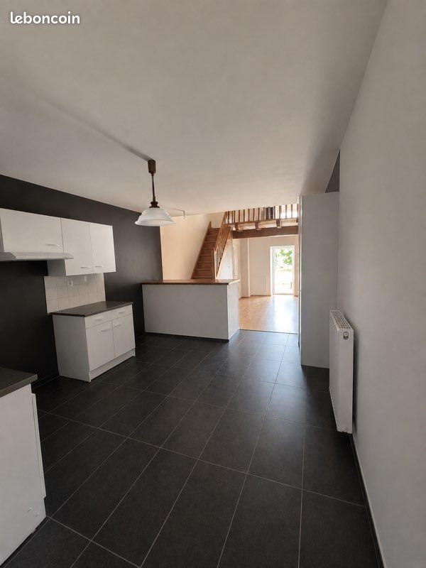 Appartement à louer, 90m², Coume