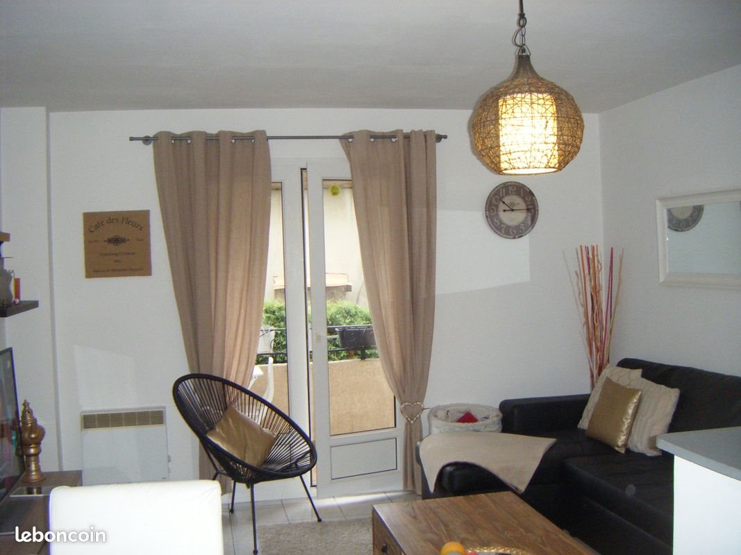 Appartement à louer, 45m², Monteux