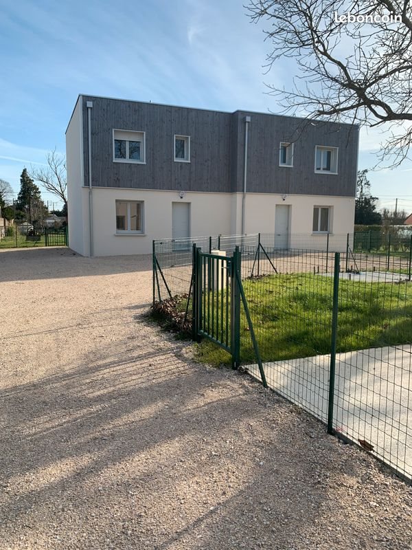 Maison à louer, 70m², Nazelles-Négron