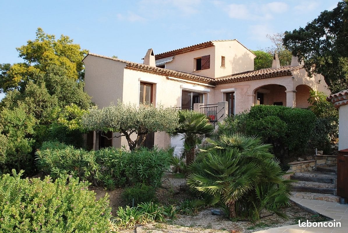 Maison à louer, 127m², Roquebrune-sur-Argens