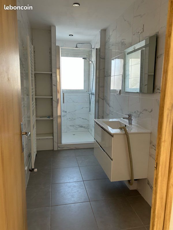 Appartement à louer, 76m², Donzère