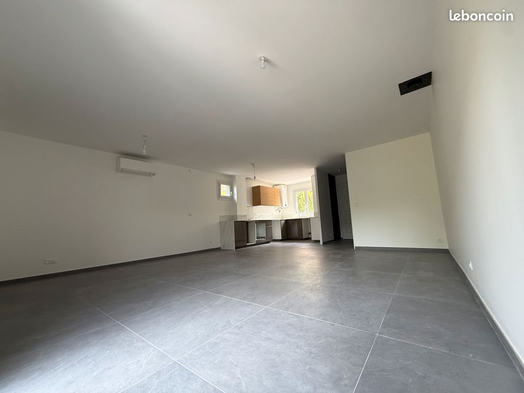 Maison à louer, 90m², La Buisse