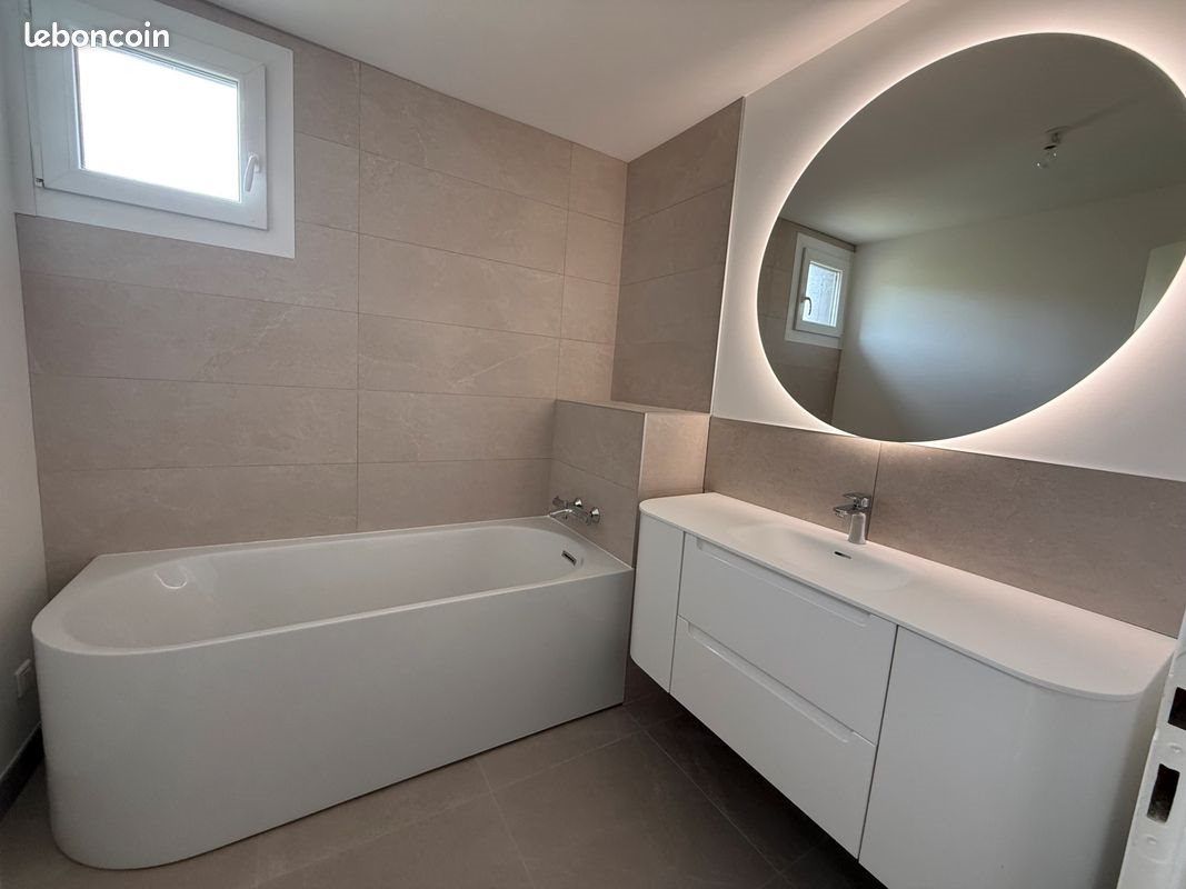 Maison à louer, 90m², La Buisse