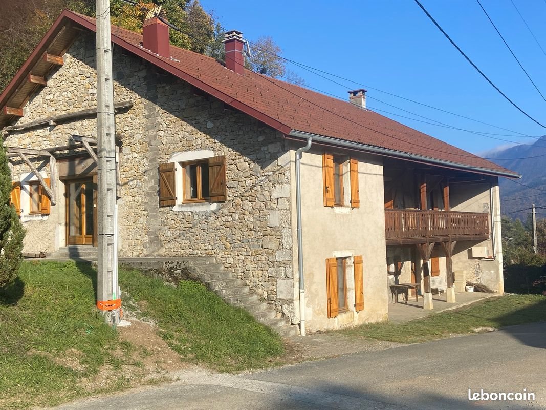 Maison à vendre, 238m², Champfromier