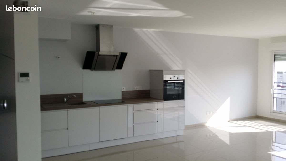 Appartement à louer, 78m², Antibes