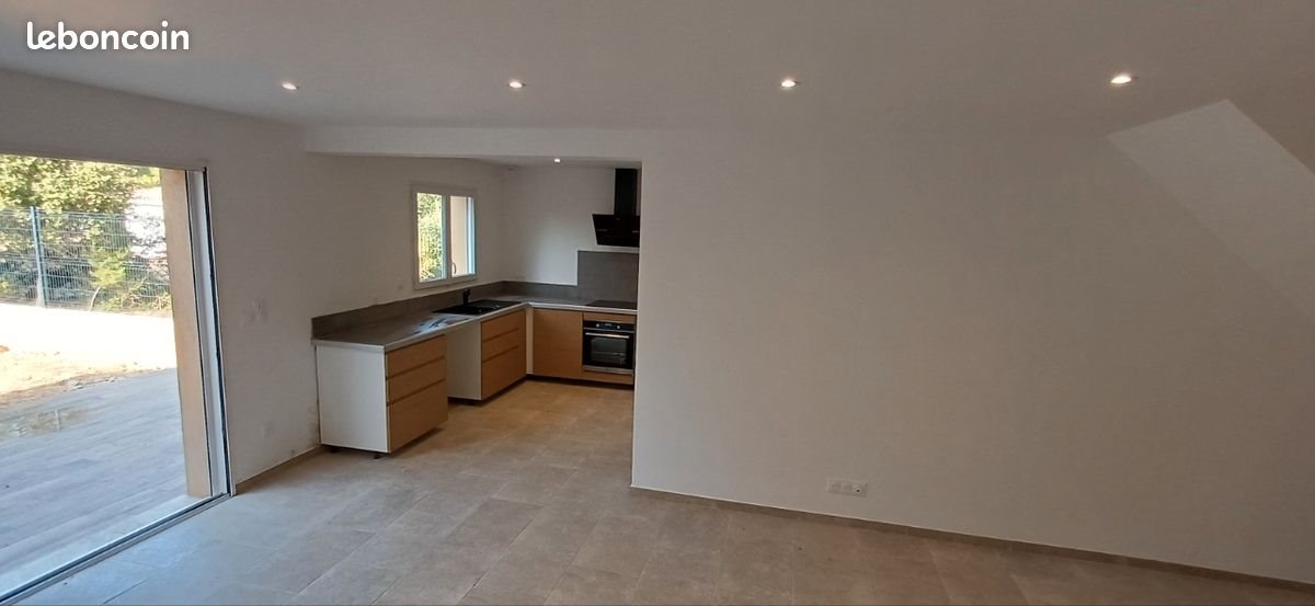 Maison à louer, 100m², Rousset