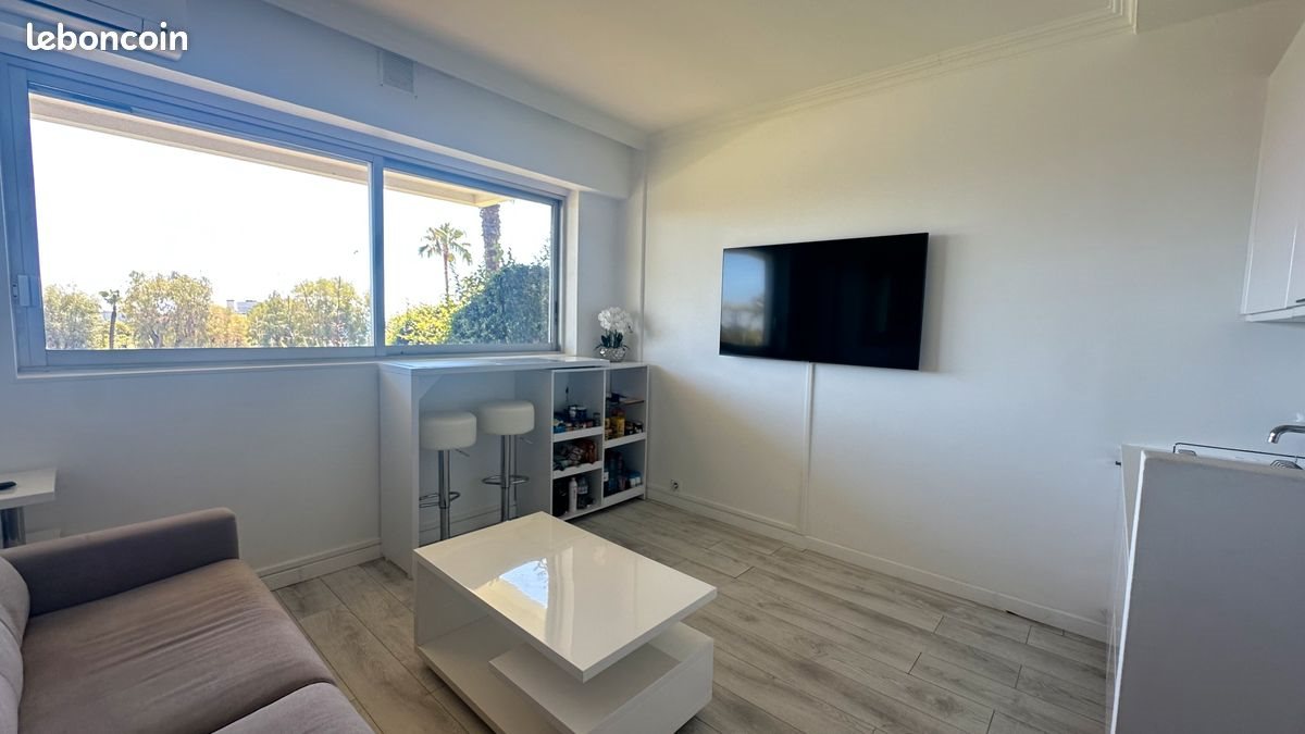 Appartement à louer, 22m², Vallauris