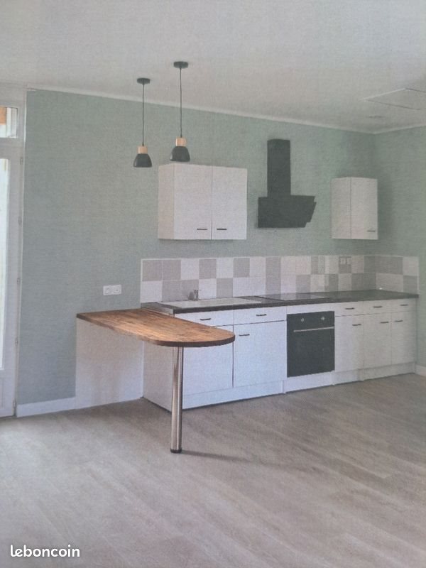 Appartement à louer, 55m², Saintes