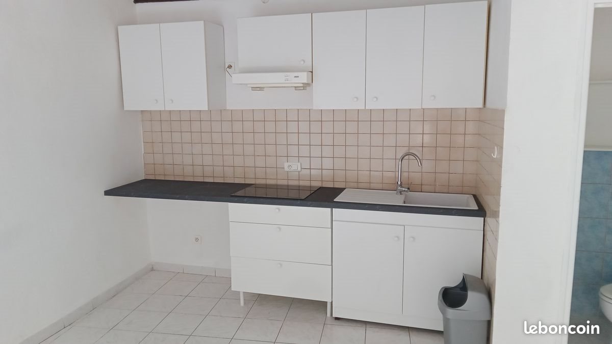 Appartement à louer, 47m², Méounes-lès-Montrieux
