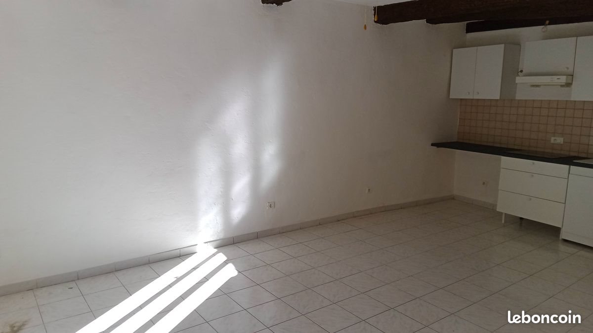 Appartement à louer, 47m², Méounes-lès-Montrieux