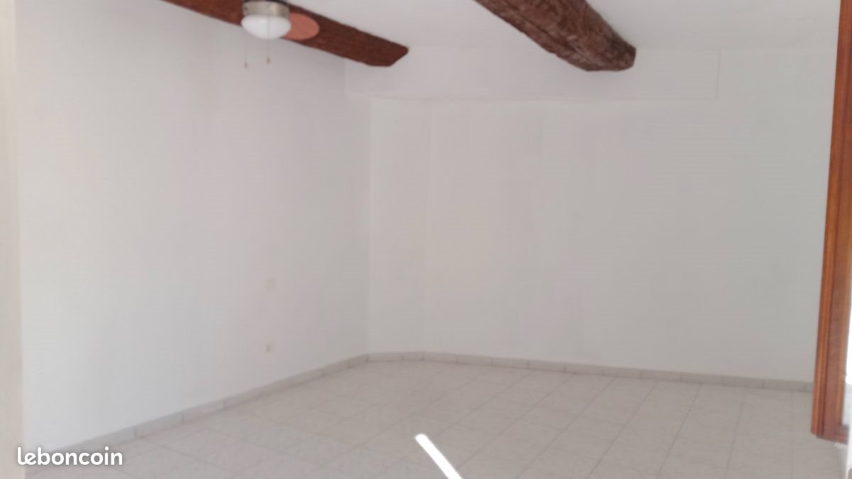 Appartement à louer, 47m², Méounes-lès-Montrieux