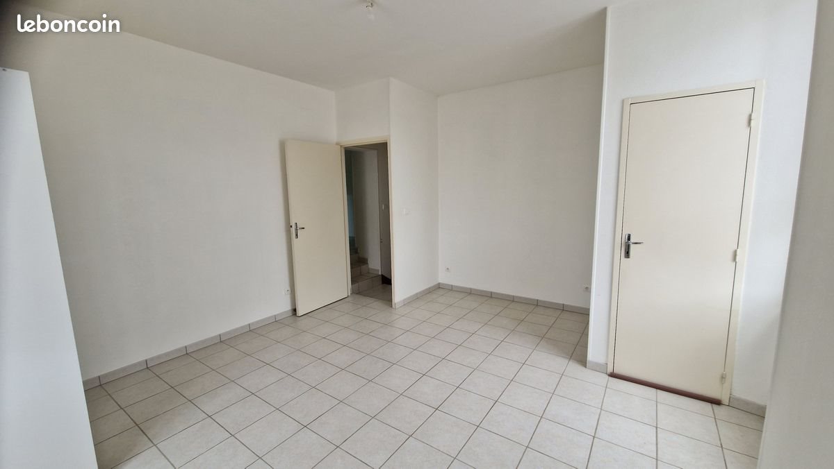 Appartement à louer, 90m², Henrichemont