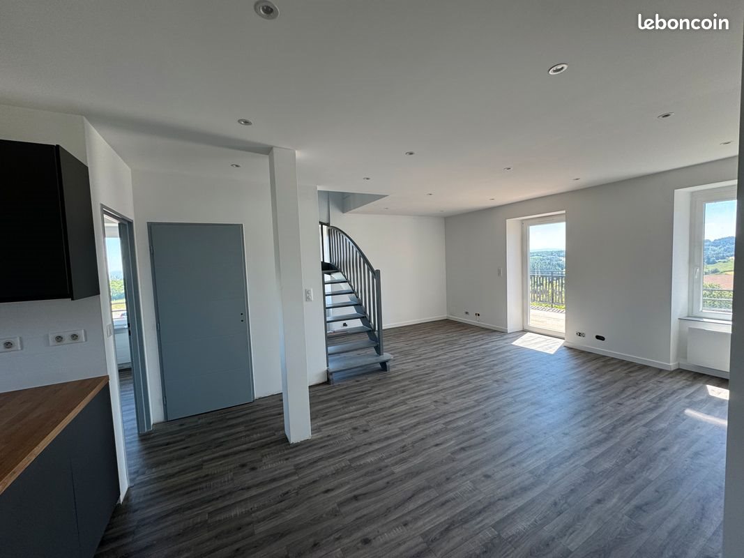 Appartement à louer, 81m², Périgneux