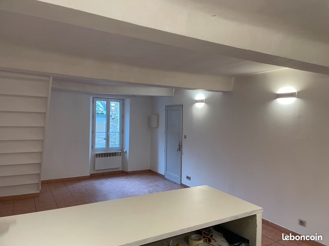 Appartement à louer, 52m², Carcès