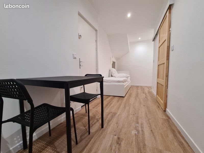 Appartement à louer, 18m², Marseille 8ème