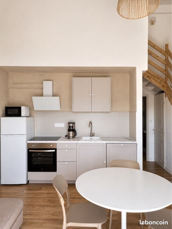 Appartement à louer, 55m², Alata