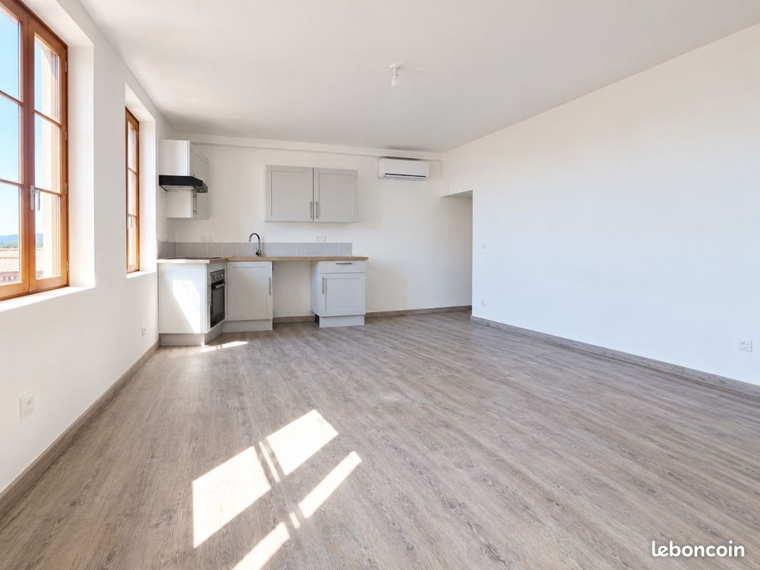 Appartement à louer, 55m², Pradelles