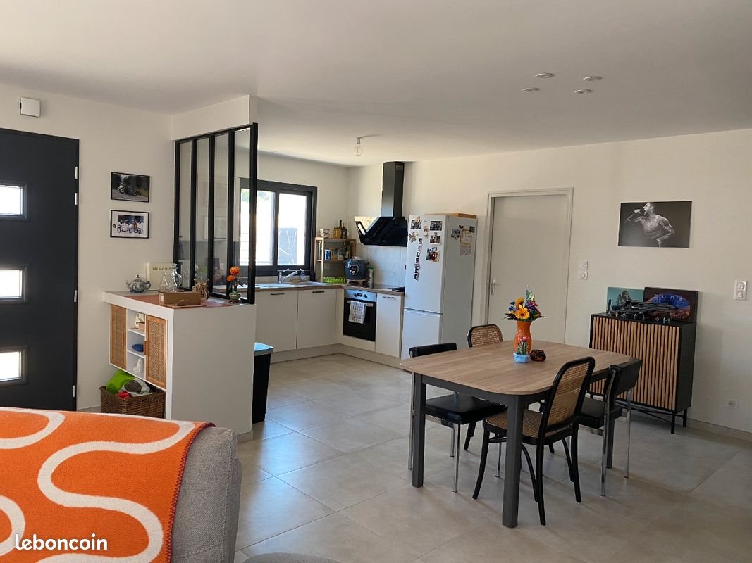 Maison à louer, 99m², Benet