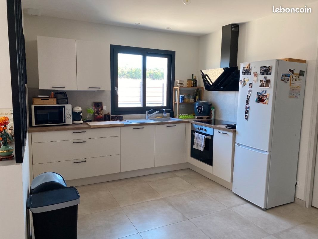 Maison à louer, 99m², Benet