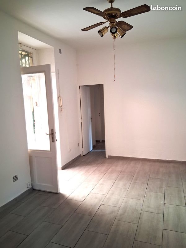 Appartement à louer, 40m², Nîmes