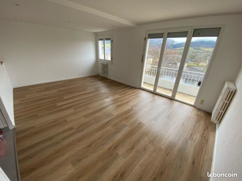Appartement à louer, 70m², Laissac